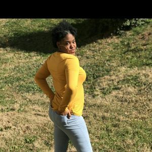 Meet your Posher, Yasmine